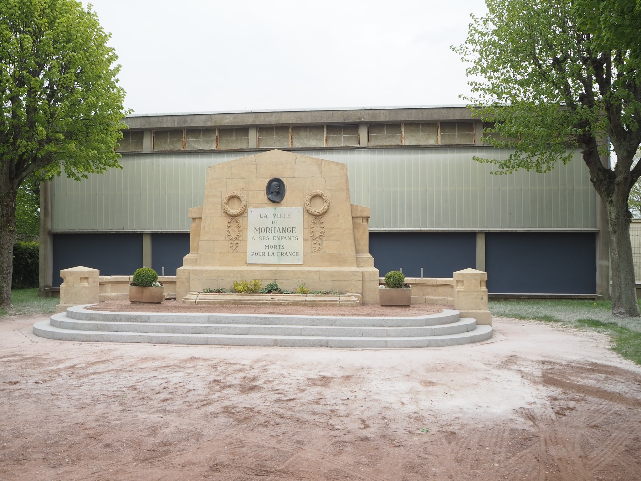 La restauration du "monument aux morts" de la rue Leclerc